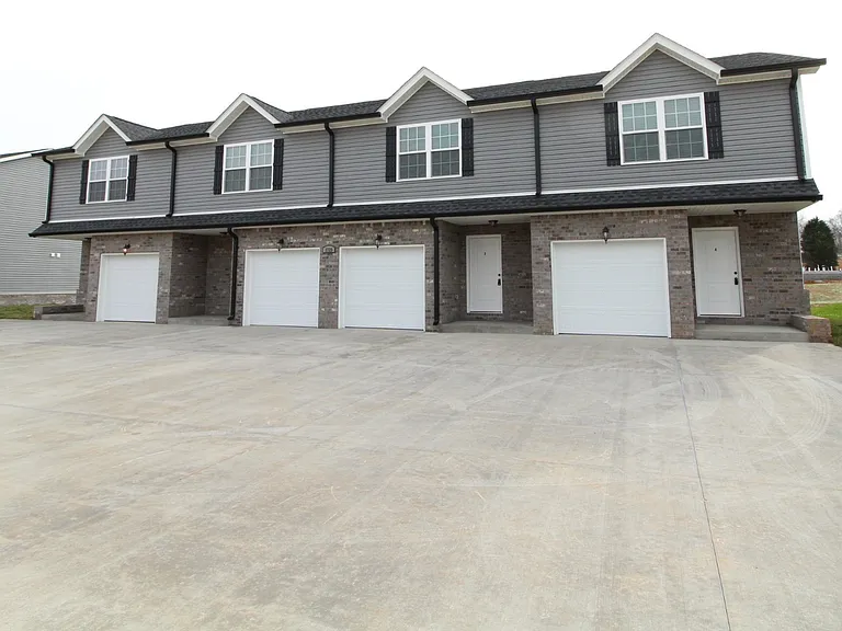 Manning Dr — Photo 1