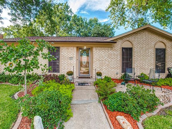3rd image of 954 Meadowdale Cir