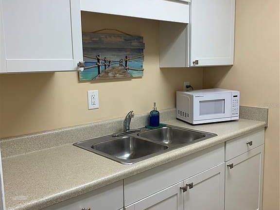 5th image of 200 E 10th Ave APT 12