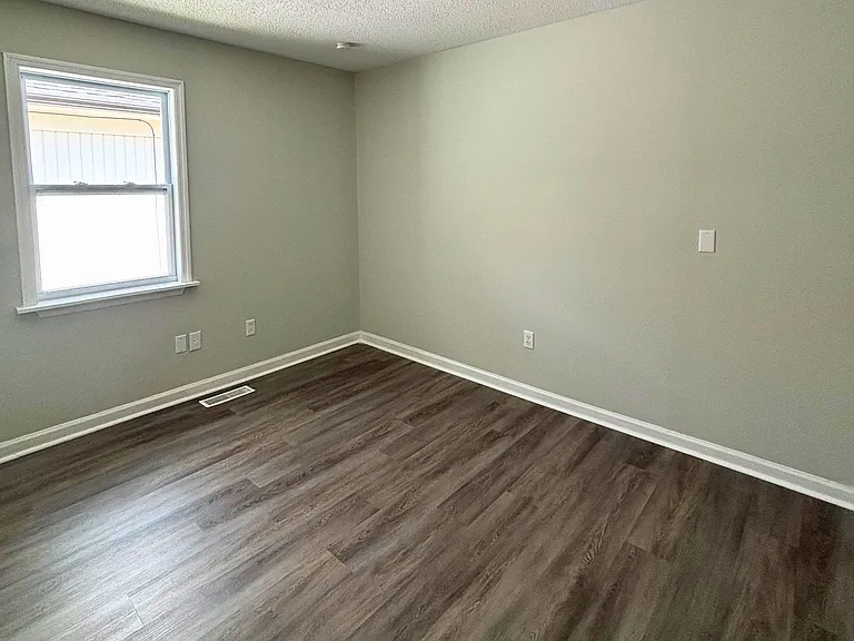 606 Anderson St — Photo 6