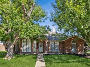 226 E Ridgegate Dr, Garland, TX 75040