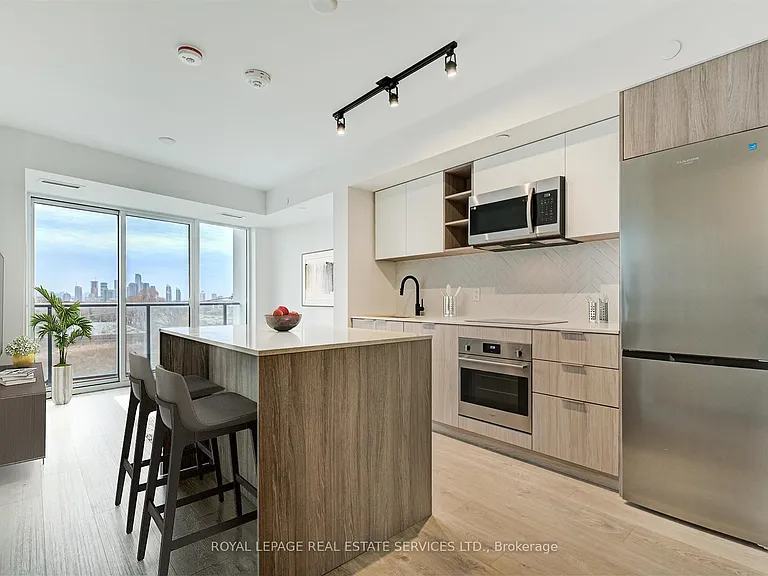 36 Zorra St #523 — Photo 2
