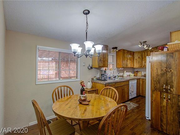 4th image of 230 Navajo Dr