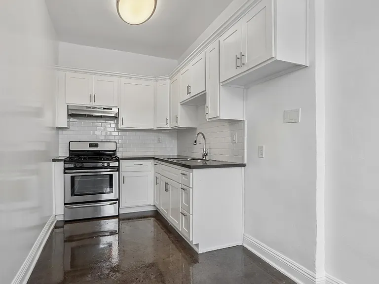 St. Germaine Apartments — Photo 13