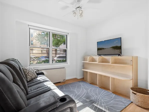 200 East End Avenue image 6 of 10