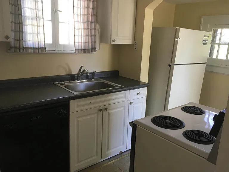 1336 Maple Ave SW #B — Photo 13