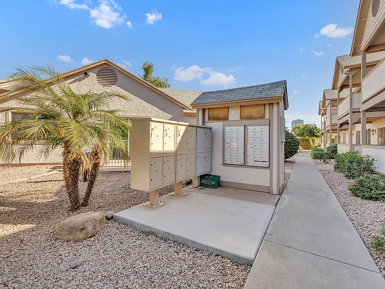 616 S Hardy Dr — Photo 33