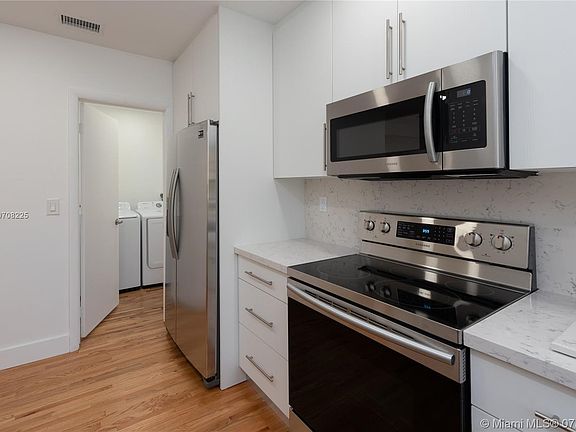 4th image of 1211 Sorolla Ave