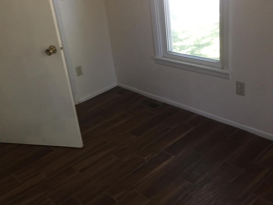 2nd image of 2627 SE Indiana Ave