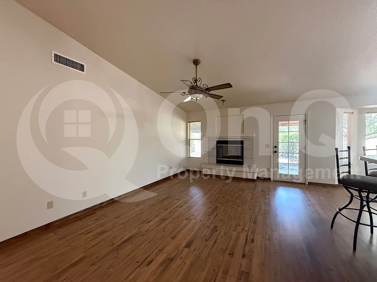 3 bed, 2.0 bath, 1618 sqft, $1,825 — Photo 4