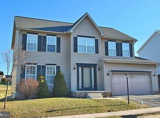 10 Sycamore Ct, Littlestown, PA 17340