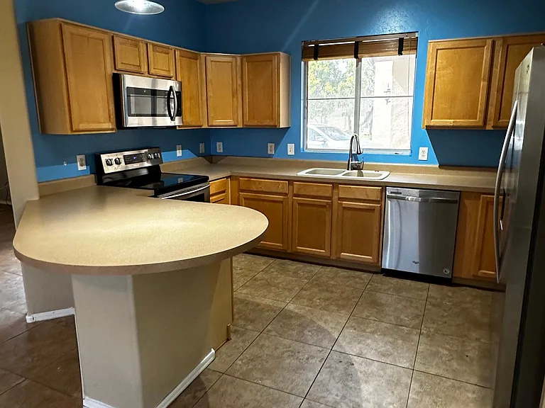 619 E Colt Ct — Photo 6