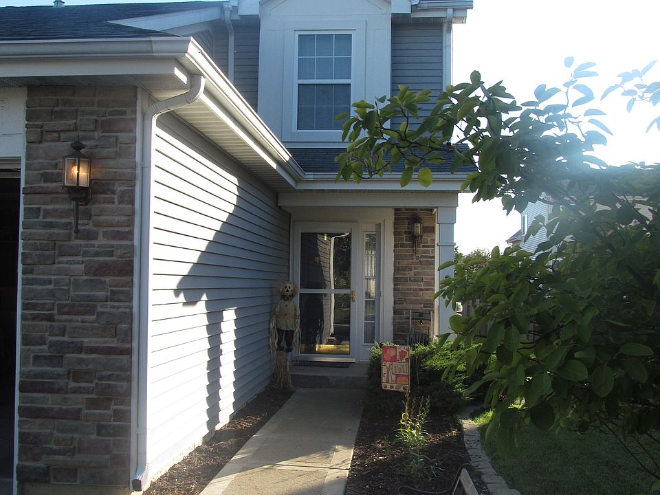1st image of 21347 Carlton St