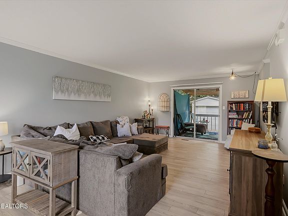 5th image of 4349 Crouch Dr