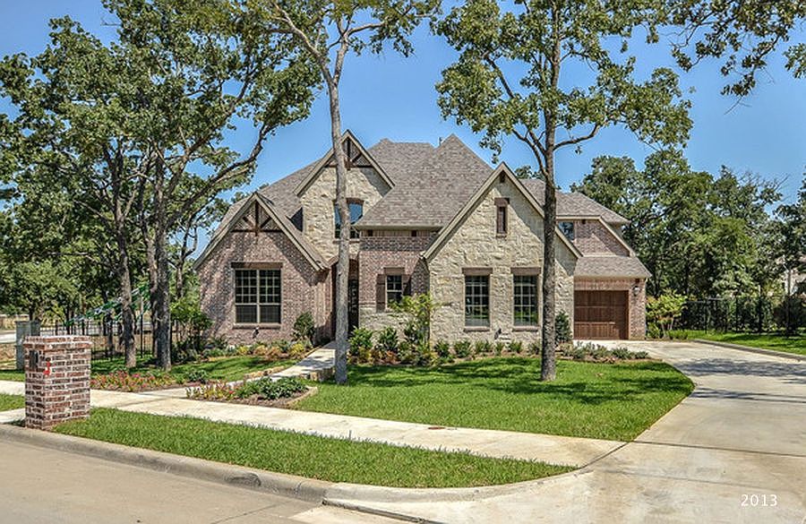 1st image of 905 Cobblestone Parks Dr