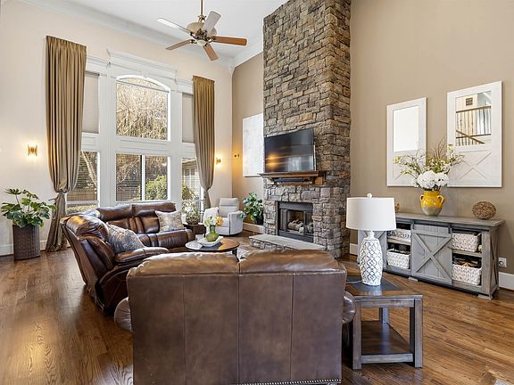 5th image of 24 Appian Cir