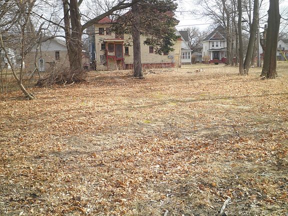3rd image of 608 Green Ave