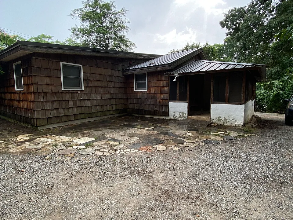 1800 Timothy Rd