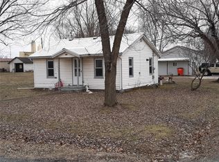 1827 Spring St, Vandalia, IL 62471