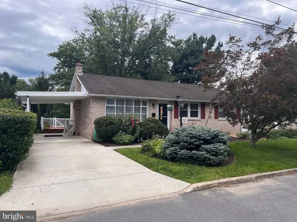 1915 Lincoln St, Camp Hill, PA 17011