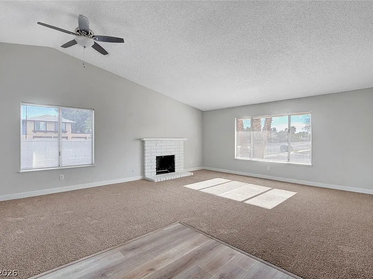 1784 Crest Ave — Photo 5