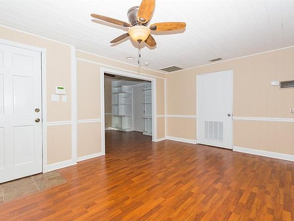5th image of 346 Bonnyview Dr