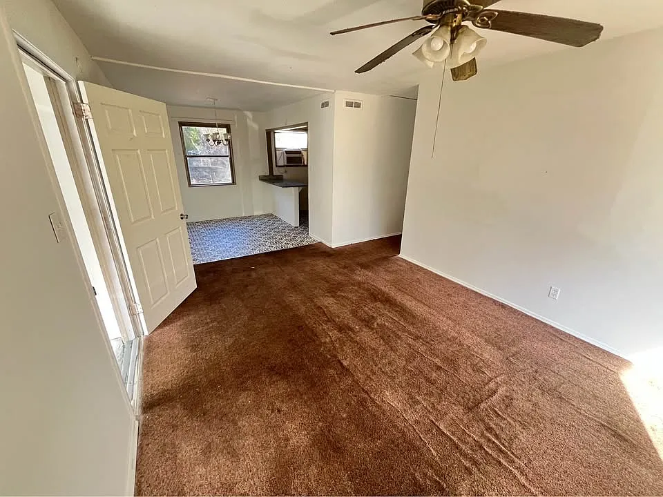 1405 Wyman St - 0 — Photo 4