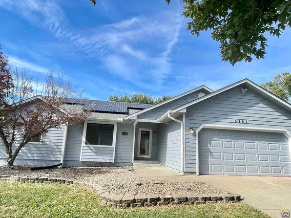 5207 NE Wallace Ln, Topeka, KS 66617