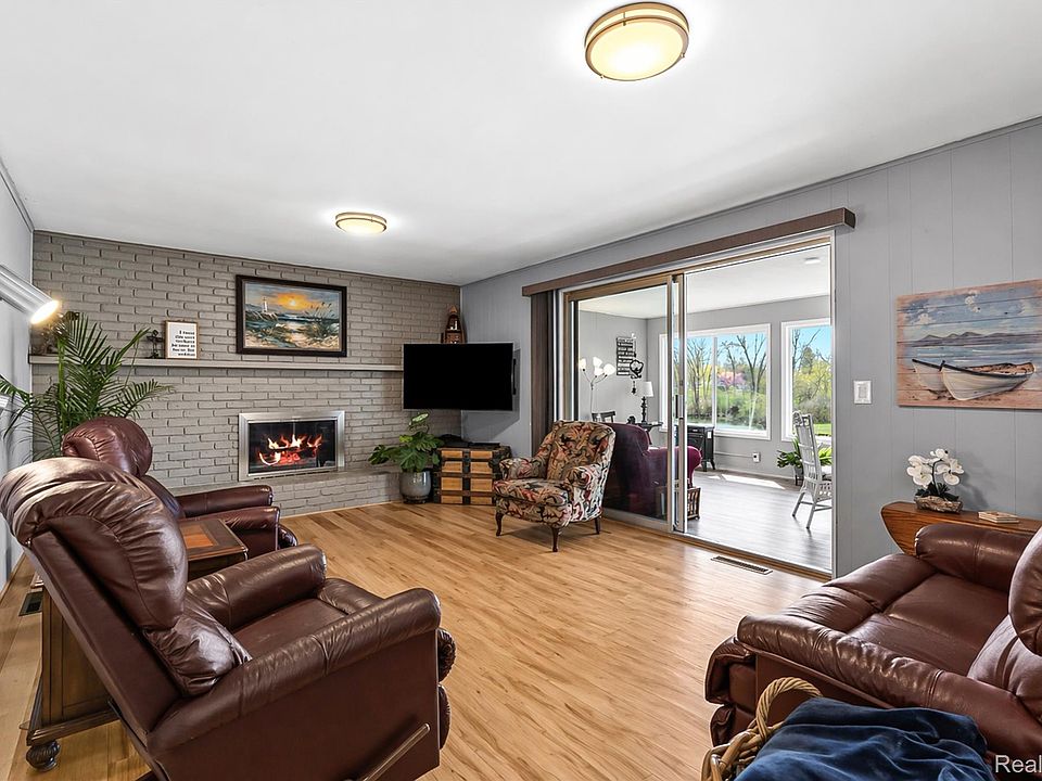 1425 Shankin Dr, photo 18