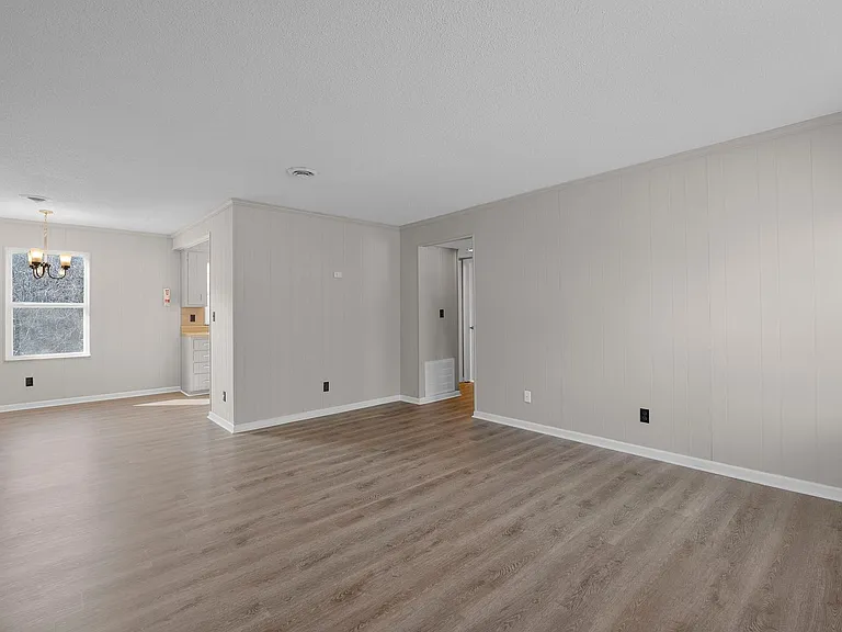 Sunset Manor Apartments — Photo 21