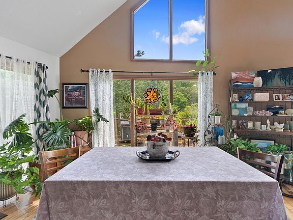 4th image of 101 Cambridge Dr