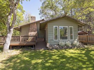 899 Old Ferry Rd, Shady Cove, OR 97539