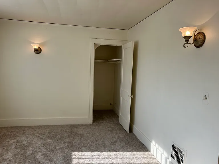 5006 Curtis Ave — Photo 3