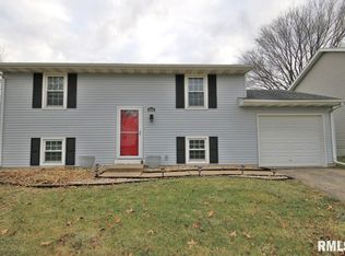 4504 W Rockwell Dr, Peoria, IL 61615