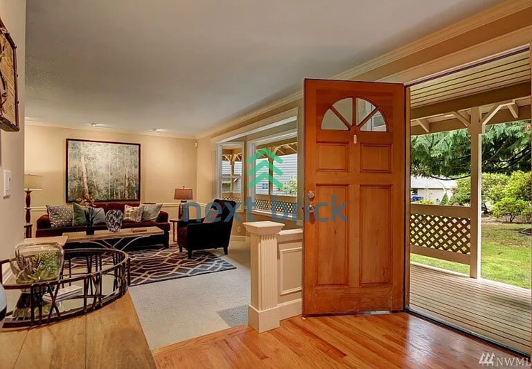 22310 SE 18th Ct — Photo 2