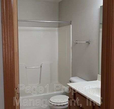 5th image of 1040 Minns Dr Unit E