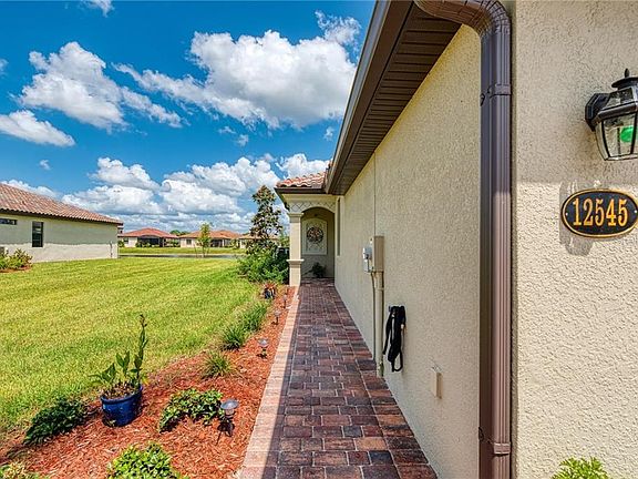 4th image of 12545 Felice Dr
