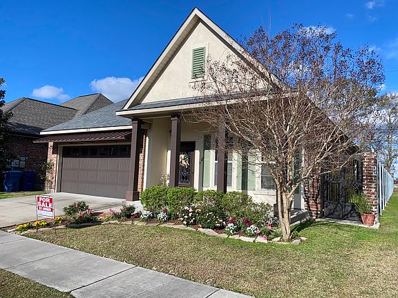 3rd image of 303 Rosemary Pl