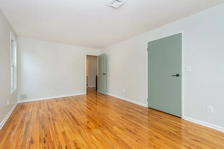 388 Morris Ave #1 — Photo 11