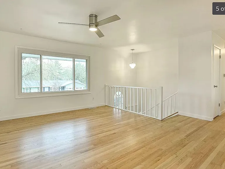 1423 E Dunstan Dr — Photo 9