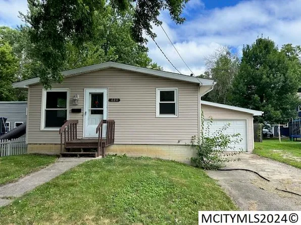 624 7th Ave N, Clear Lake, IA 50428