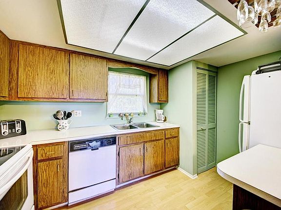4th image of 3135 Shady Dell Ln APT 240