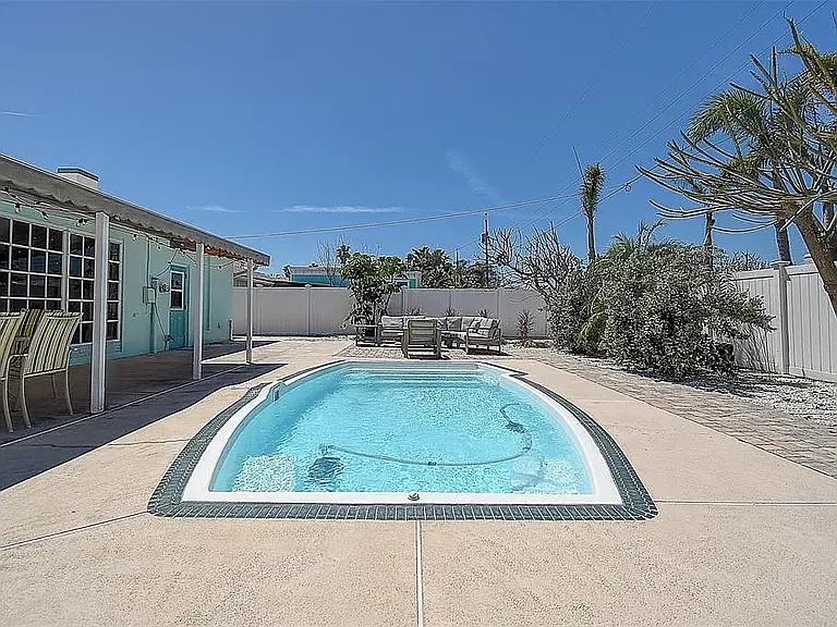 2800 E Vina Del Mar Blvd — Photo 20