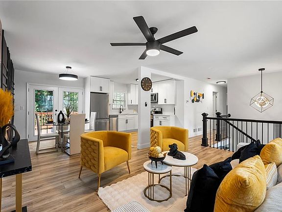 3rd image of 1969 Valley Ridge Dr SW