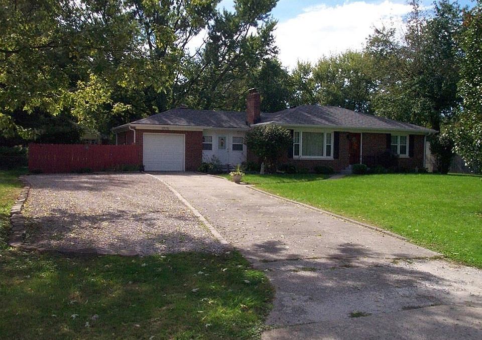Well maintained Brick home in a highly sought after neighborhood, with plenty of parking and a one car attached garage.