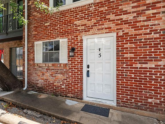 3rd image of 2300 Hancock Dr #5