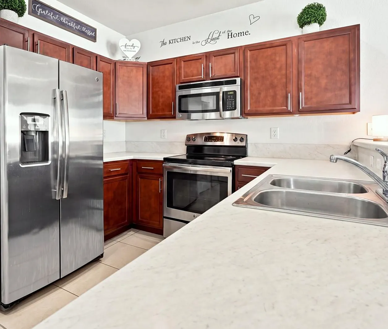 3 bed, 2.5 bath, 1545 sqft, $3,100 — Photo 3