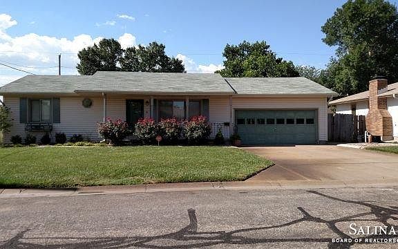 2nd image of 1332 Bradshaw Dr