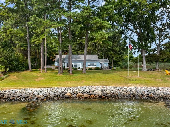 255 Bayberry Ln, Reedville, VA 22539