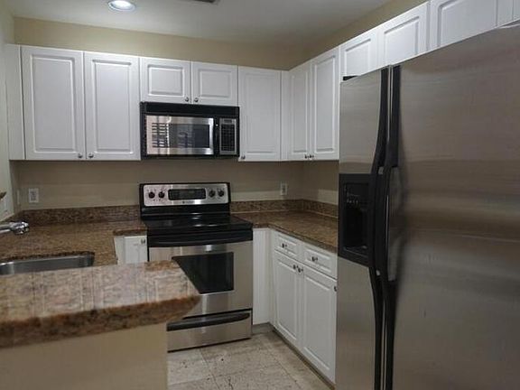 5th image of 612 Fern St